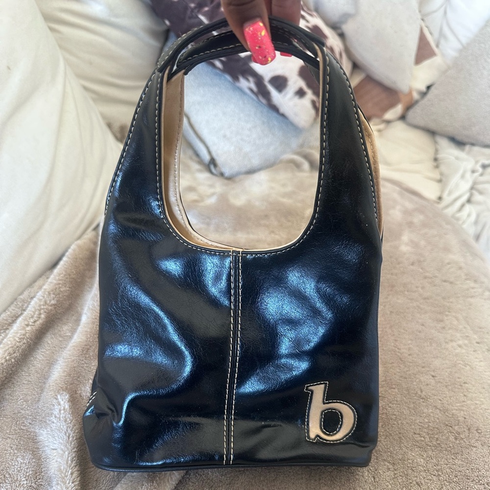 Y2K “B” Nine West leather shoulder bag